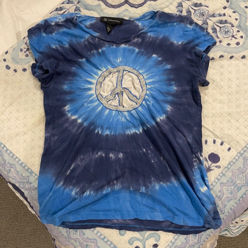 blue tie-dye peace tee